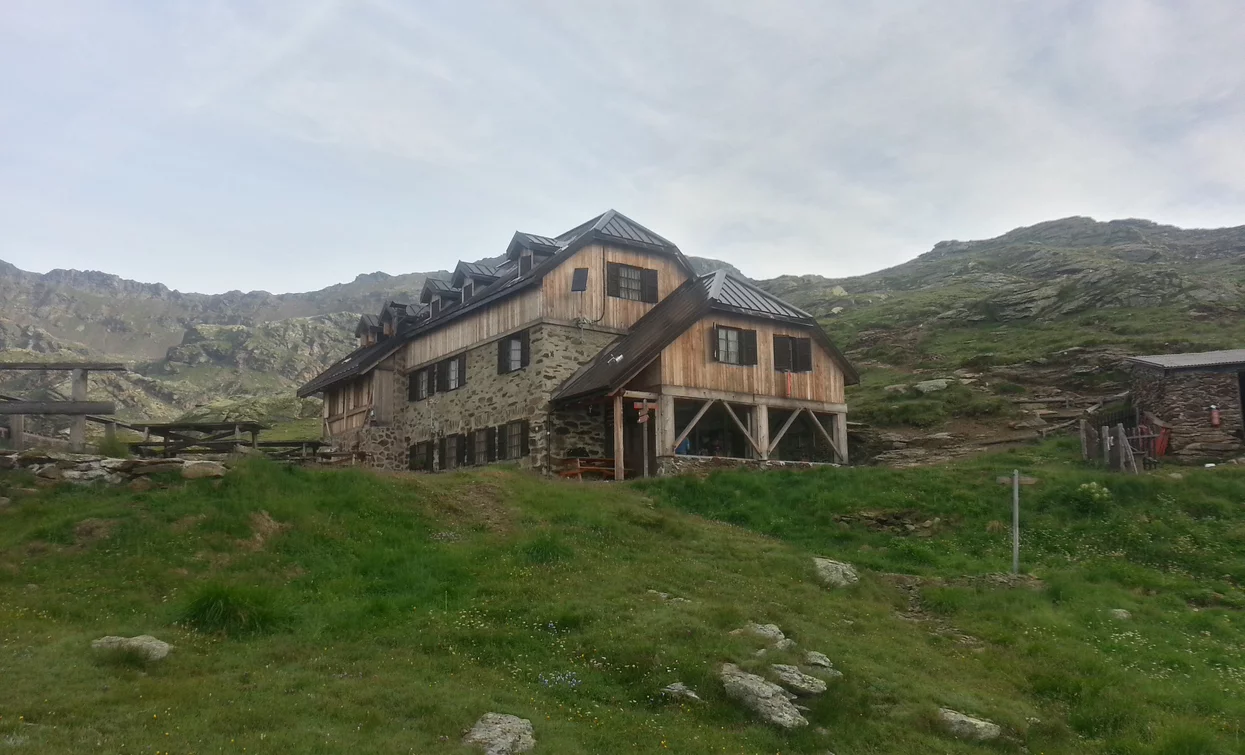 Rifugio Stella Alpina Lago Corvo | © Ph Guide Alpine Val di Sole, APT Valli di Sole, Peio e Rabbi