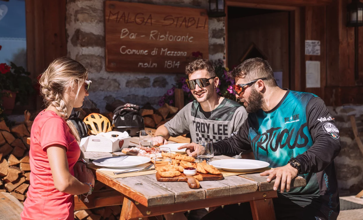 Malga Stabli pranzo | © Alice Russolo , APT Valli di Sole, Peio e Rabbi