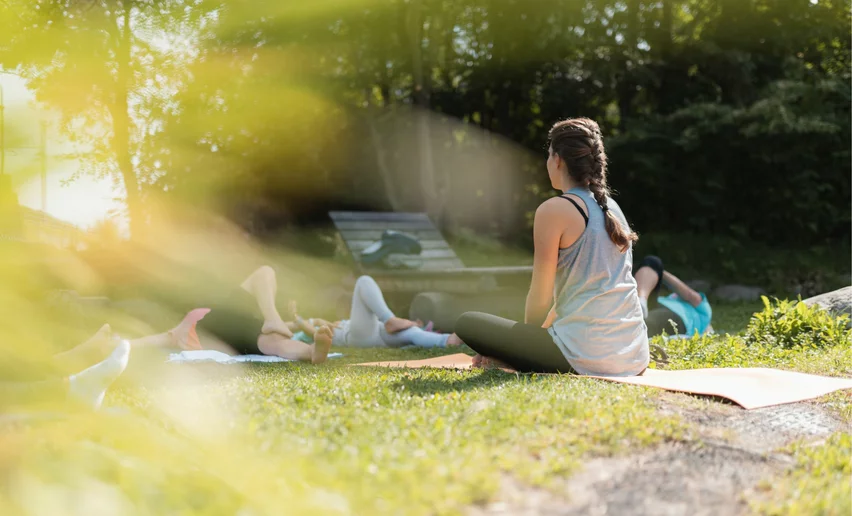 Pratica di yoga nella natura | © Azienda per il Turismo Val di Sole - Archivio Maso Margherita  