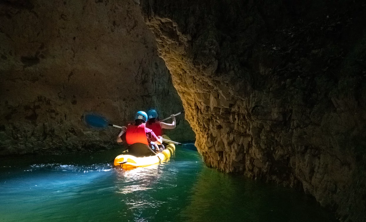 Guided kayak tour to the canyons of Novella River Park