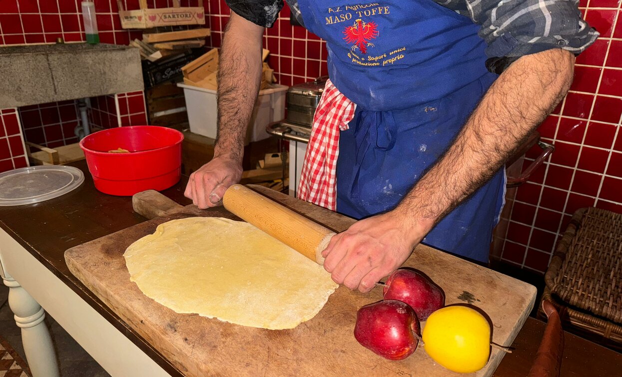 Preparazione dello strudel | © Archivio APT Val di Sole