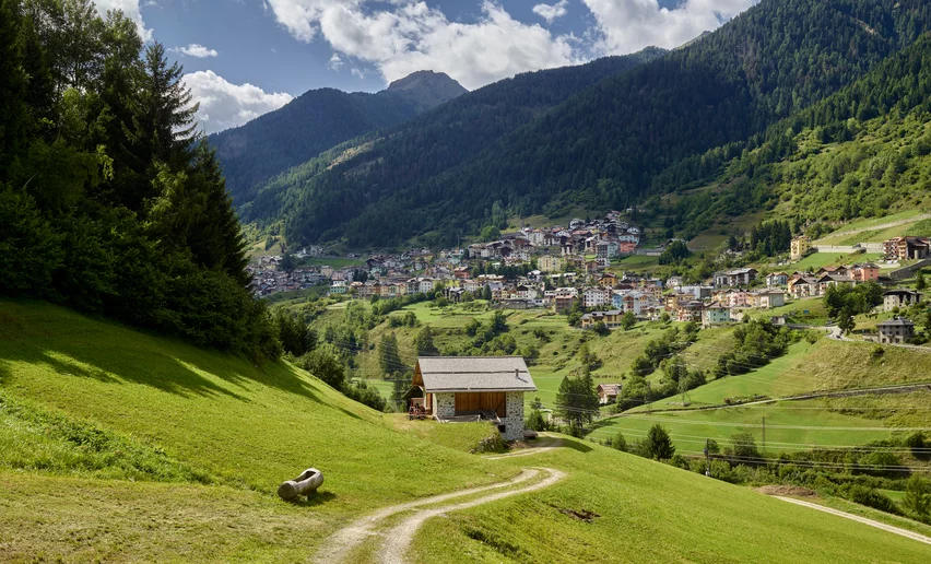 Vista di Vermiglio da località Poia | © Ph. Carlo Baroni - Archivio APT Val di Sole