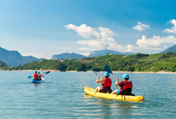 Kayak - lago di Santa Giustina  | © Archivio APT Val di Sole - Ph Paolo Crocetta 